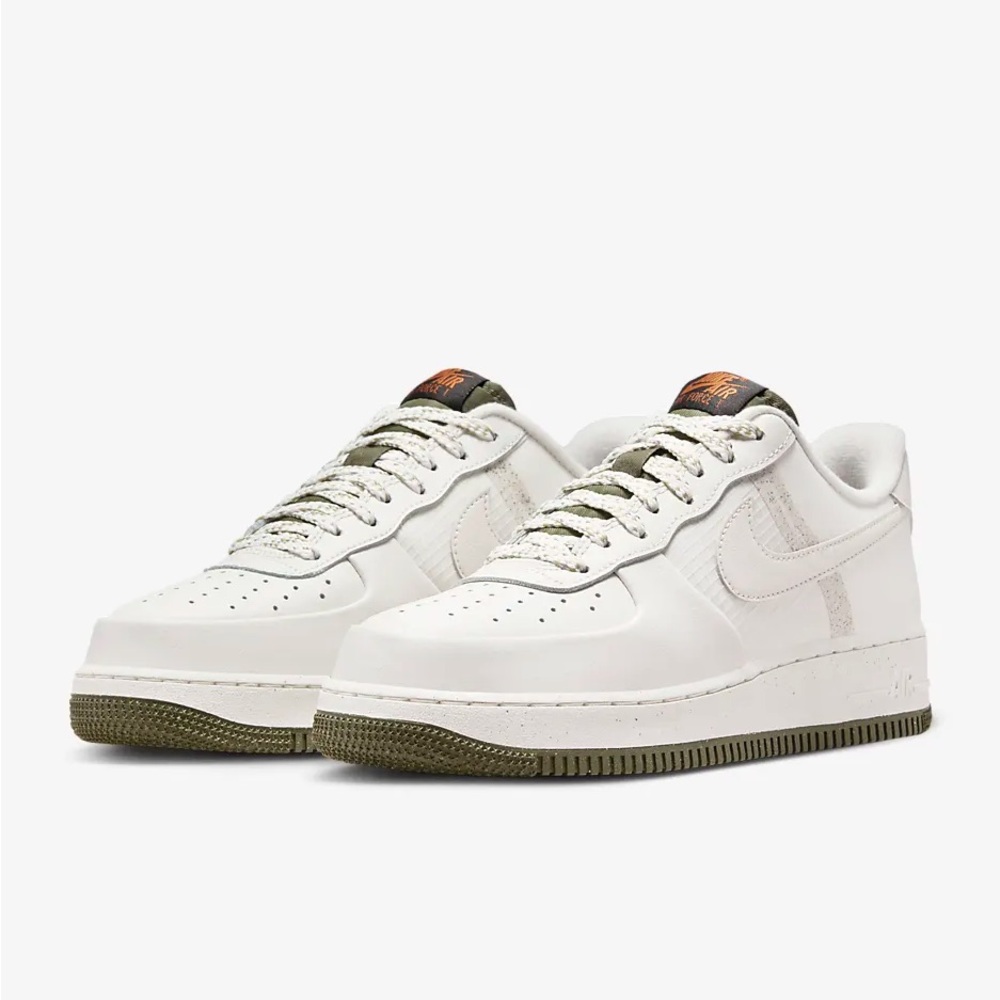 Nike Air Force 1 LV8